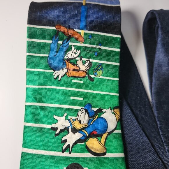 Mickey Mouse Football Necktie Men's 100% Silk Tie Made in Korea Mickey &… Co - Picture 5 of 11